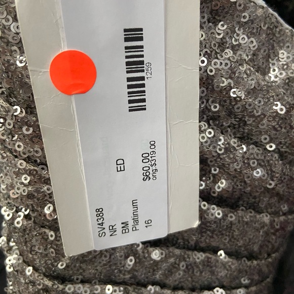 NWT Sequined Platinum sz 16 Gown - Picture 11 of 11